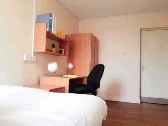 Gold Non Ensuite | 3 – 7 Bed Flat - Image 4