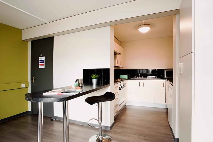 Classic One Bedroom Flat - Image 4