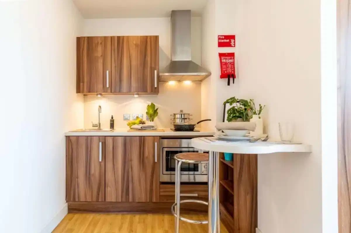 Medium Studio - Image 3