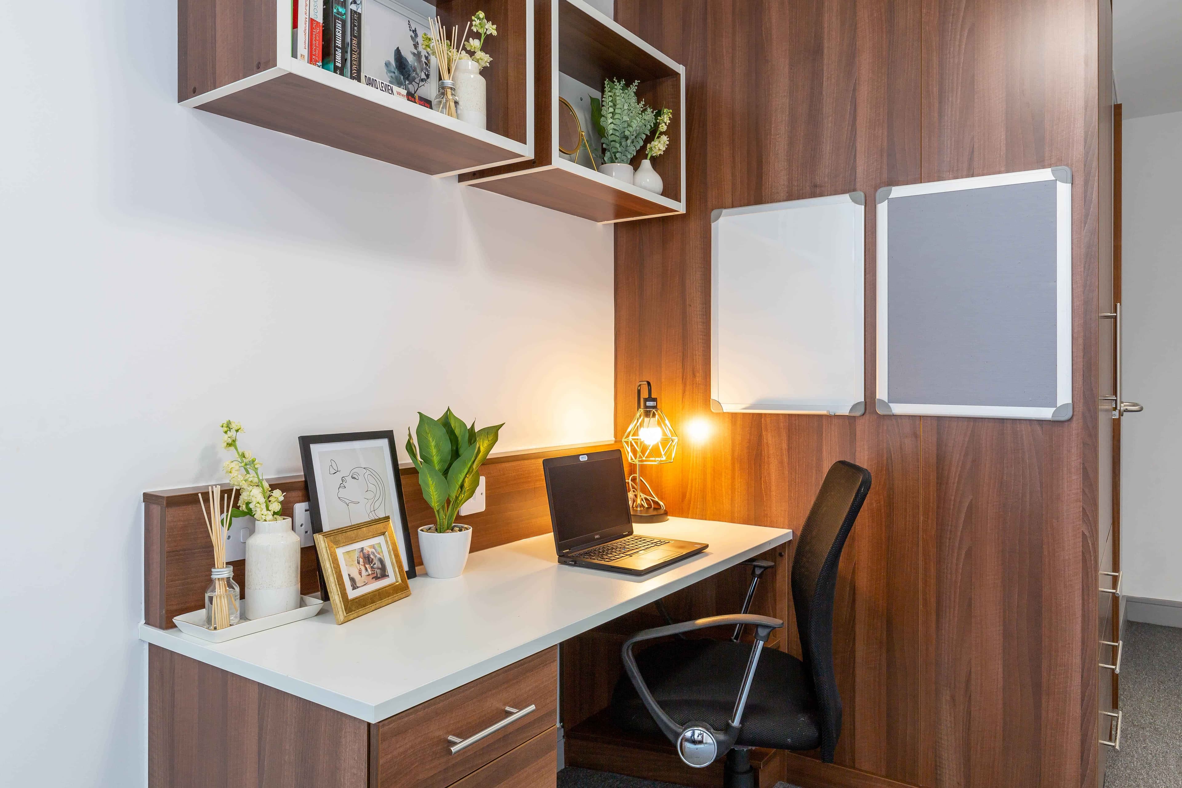 Standard  Plus Ensuite - Image 5