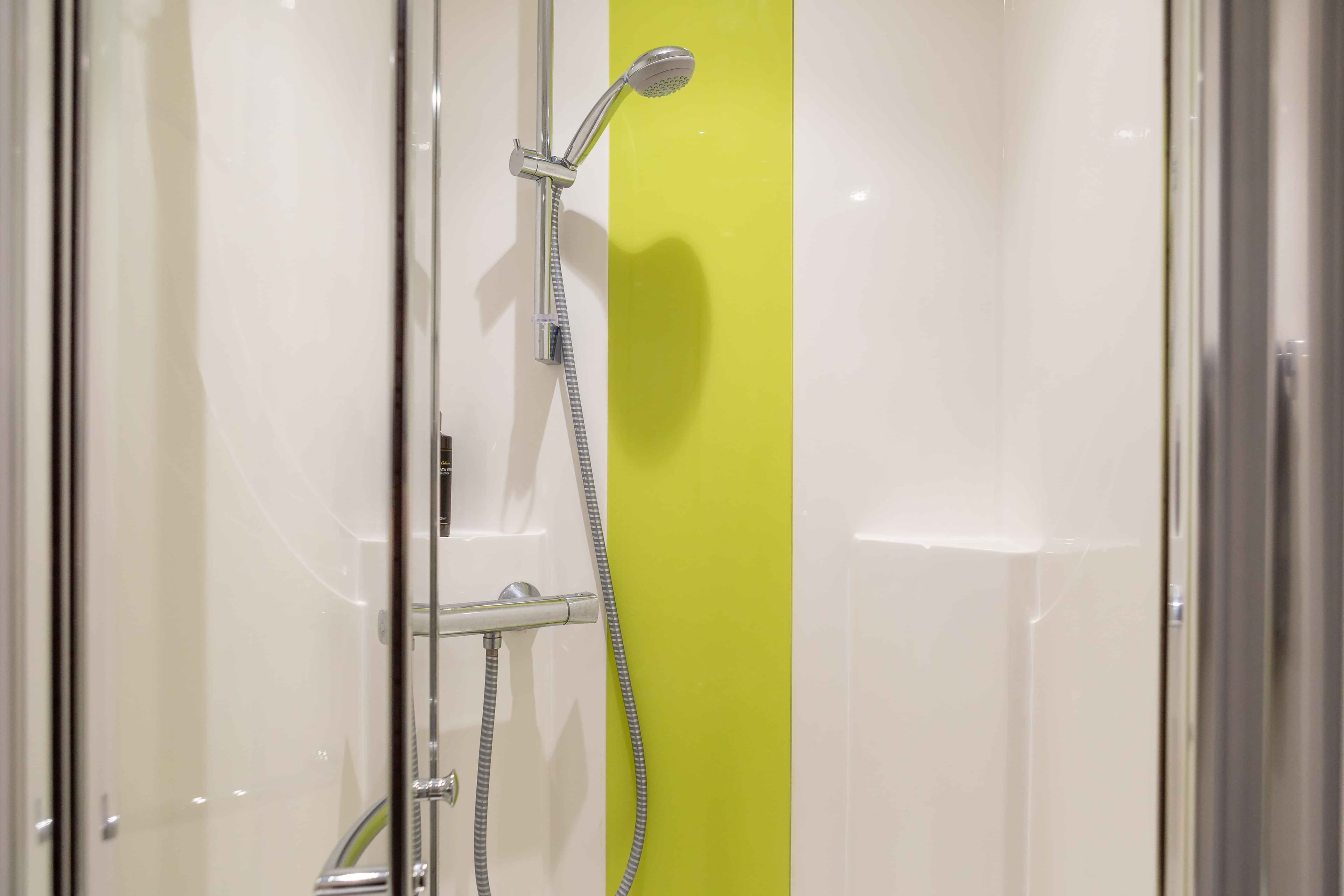 Standard  Plus Ensuite - Image 28