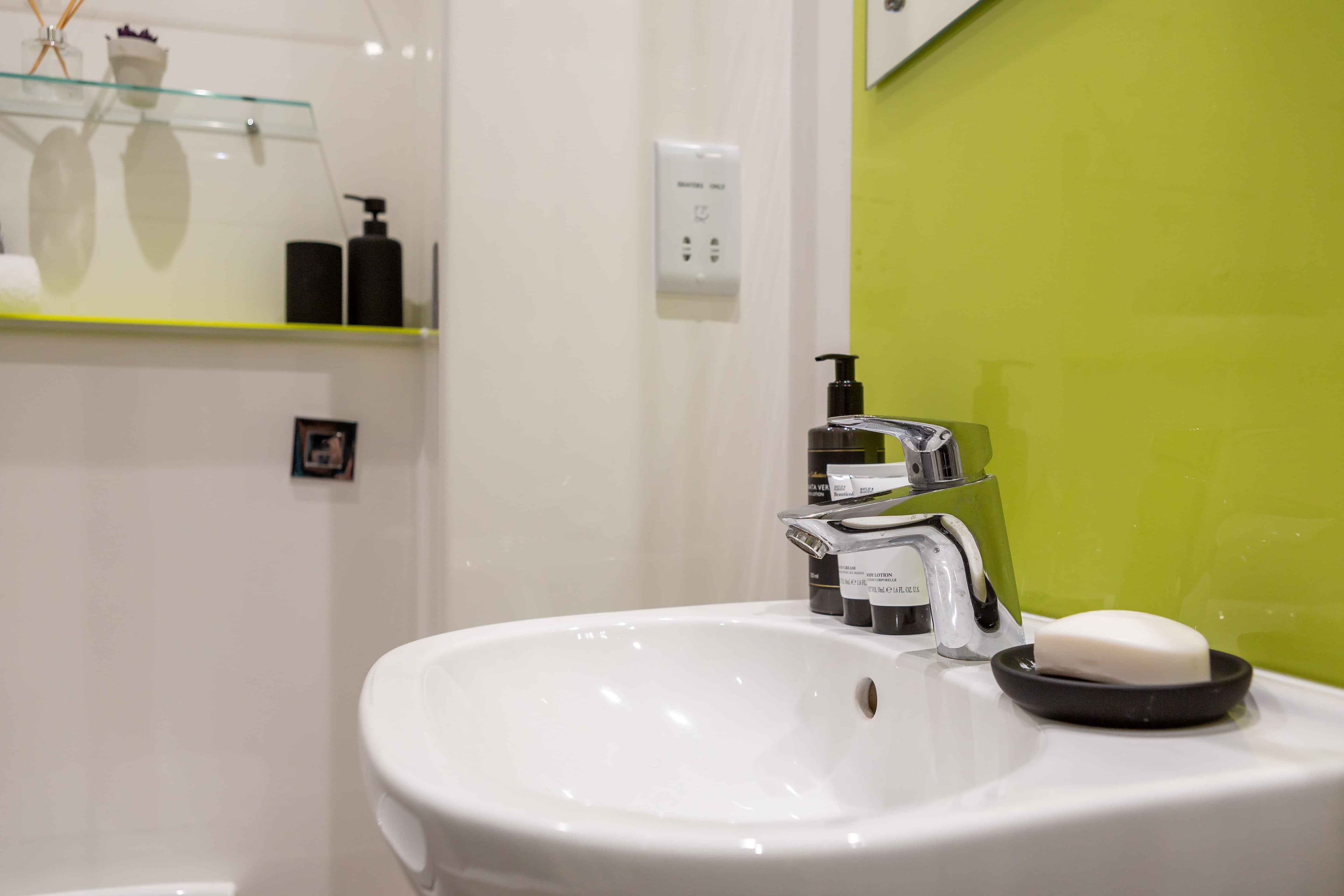 Premium Ensuite - Image 31