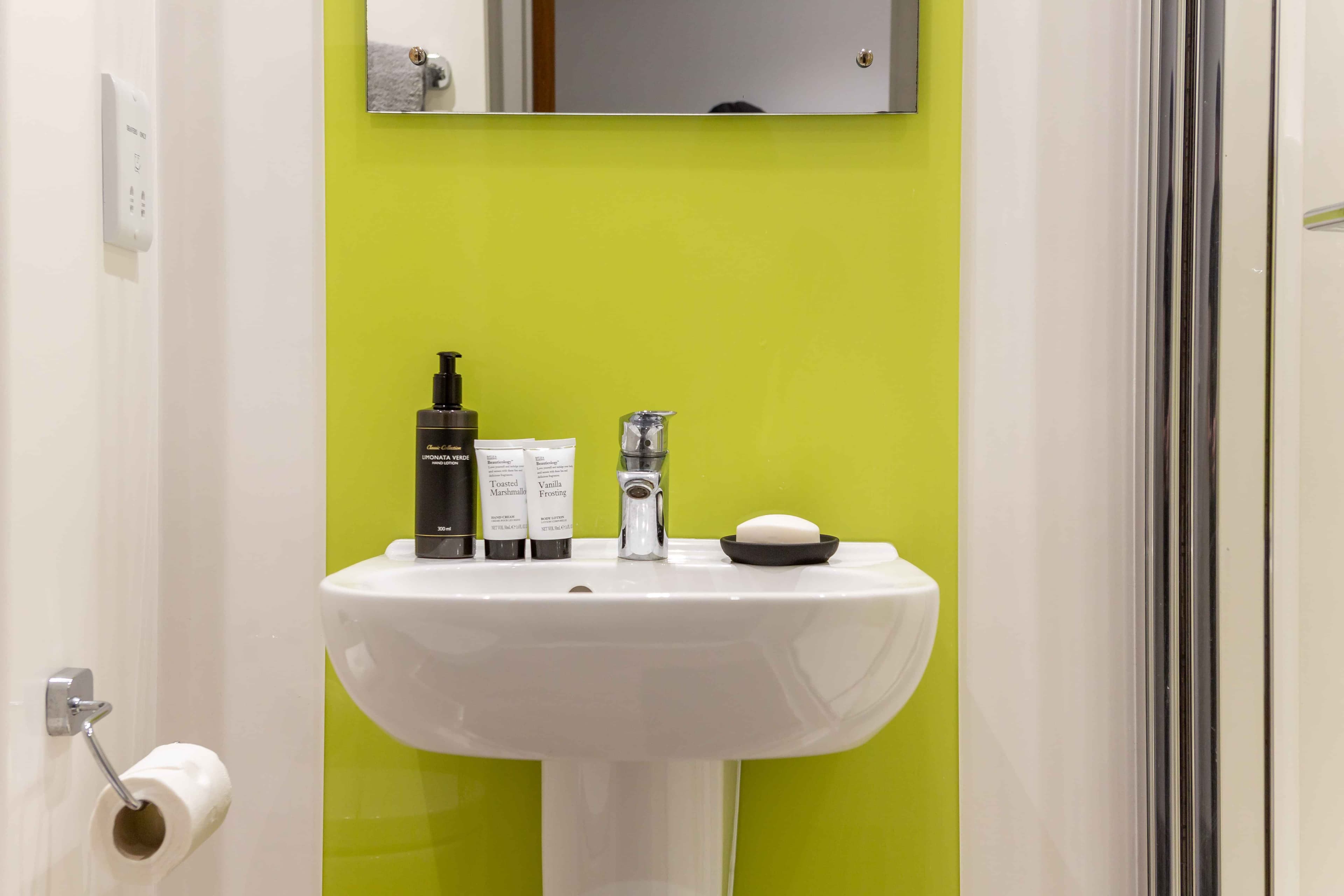 Premium Ensuite - Image 27