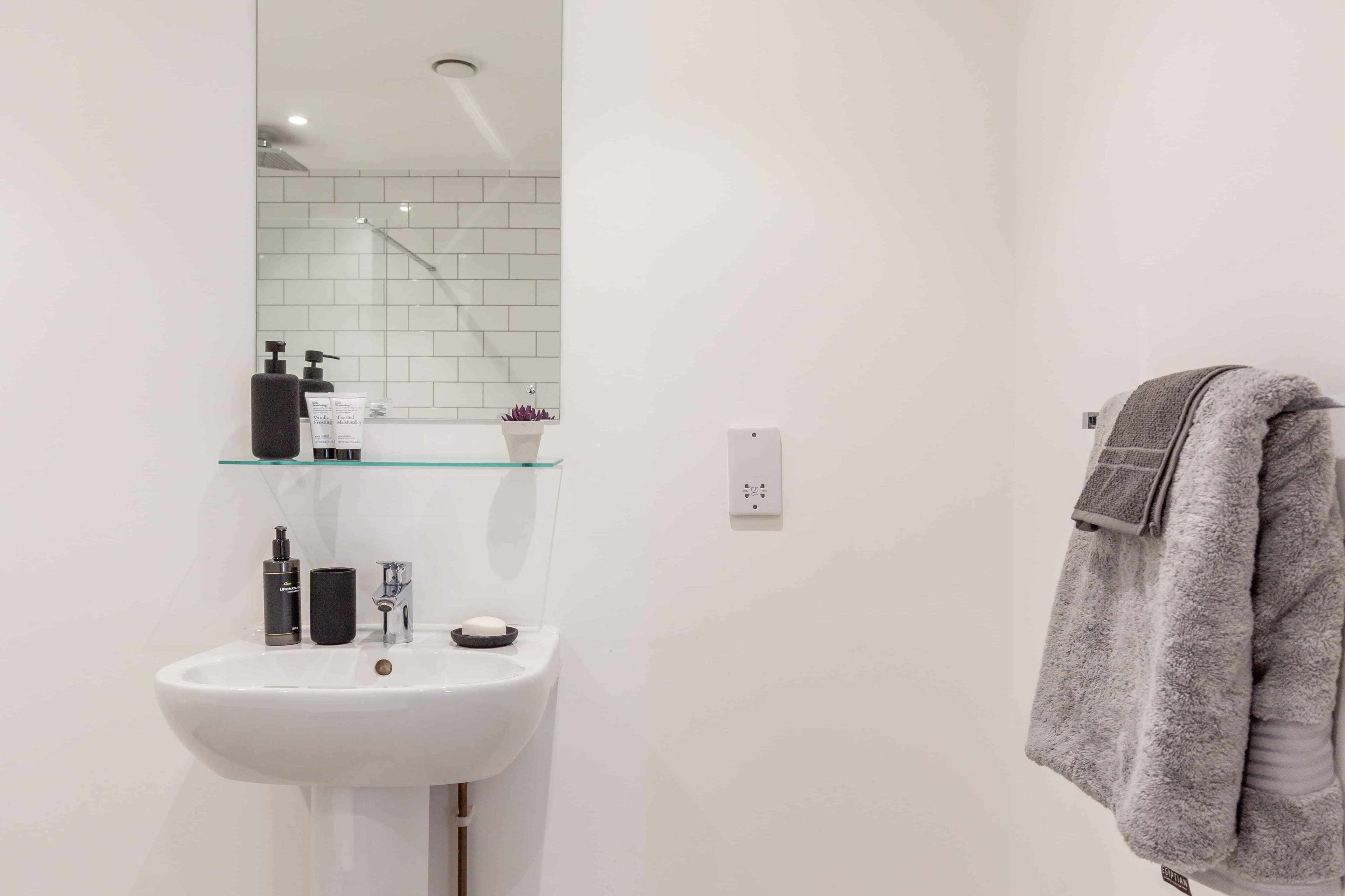 Standard Plus Studio - Image 18