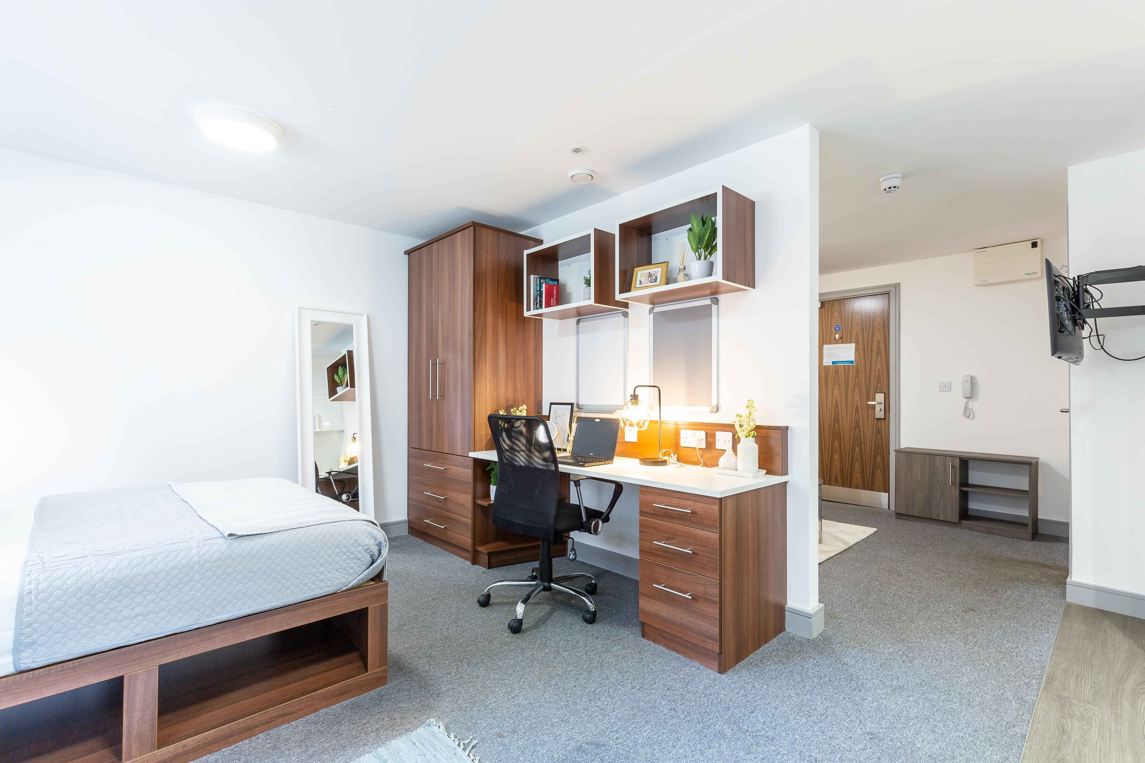 Premium Studio - Image 2