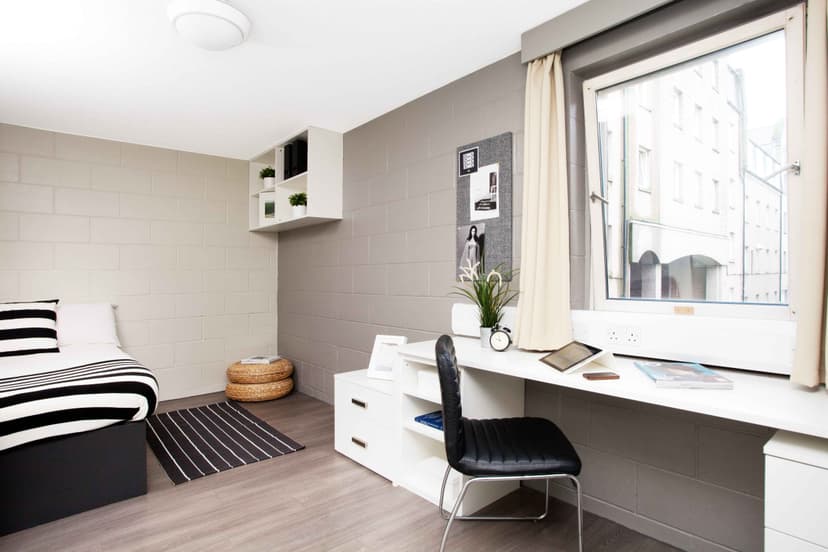 Premium Range 2 Non Ensuite - Image 2