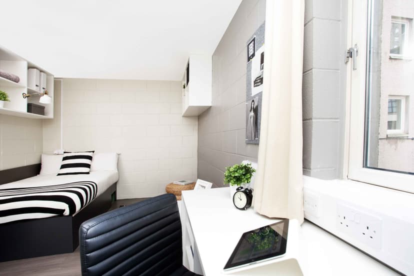 Premium Range 2 Non Ensuite - Image 3