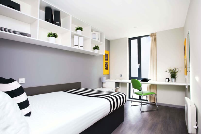 Premium Range 1 Ensuite - Image 2