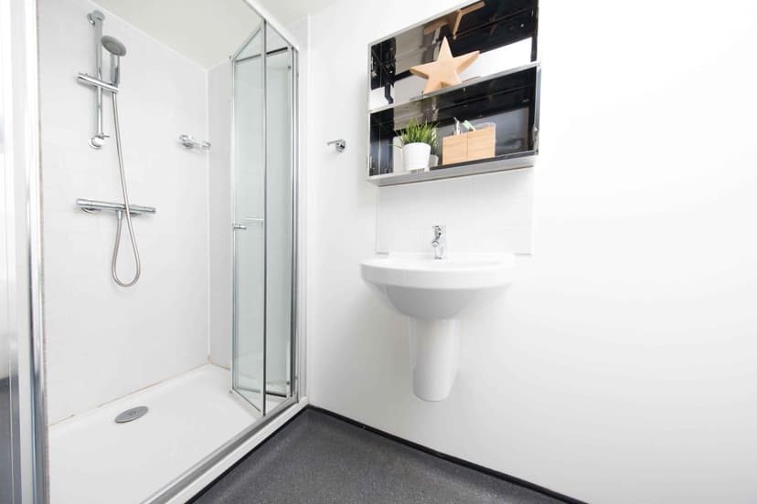 Premium Range 2 Studio - Image 8
