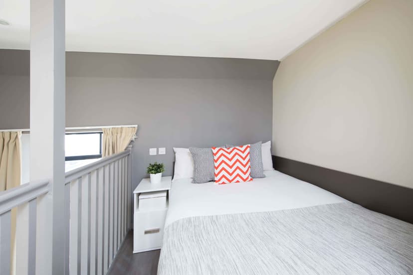 Premium Range 3 Studio - Image 1