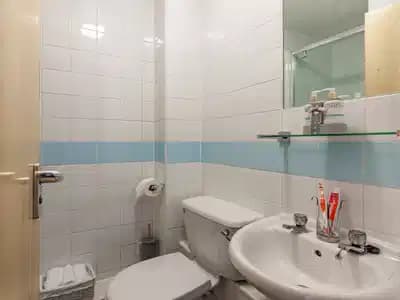 Platinum Ensuite - Image 5