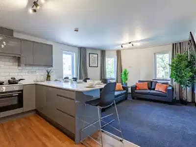 Platinum Ensuite - Image 8