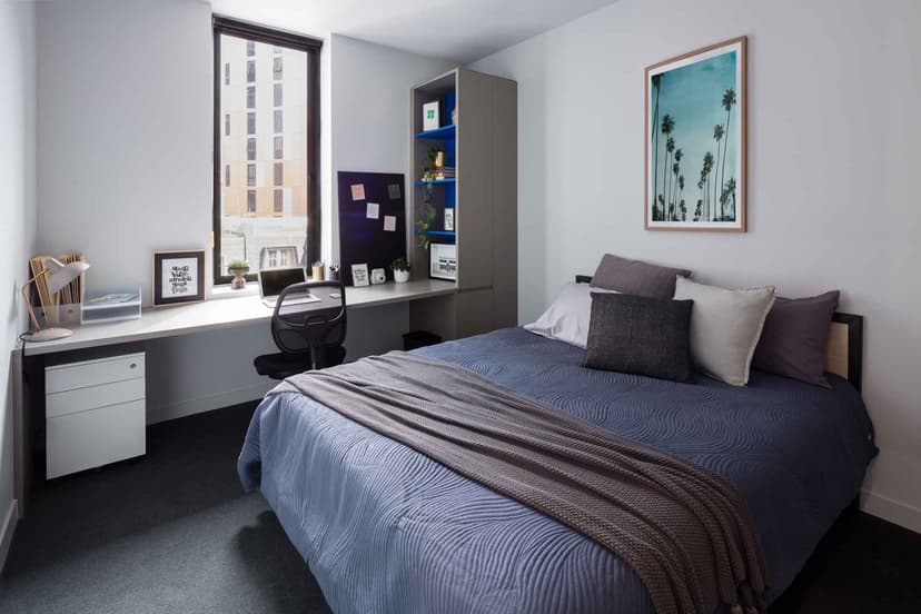 1 Bedroom Apartment - Image 1