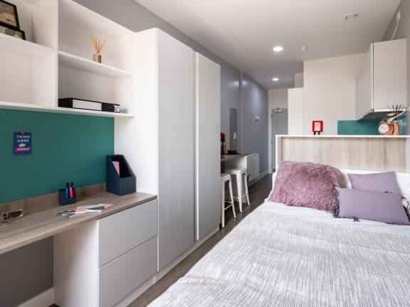 Premium Studio - Image 1