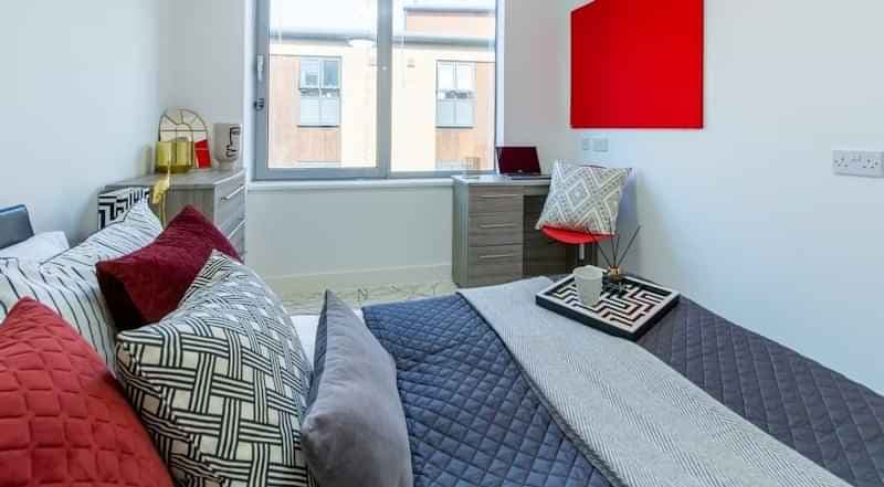 Studio Sapphire  - Image 2