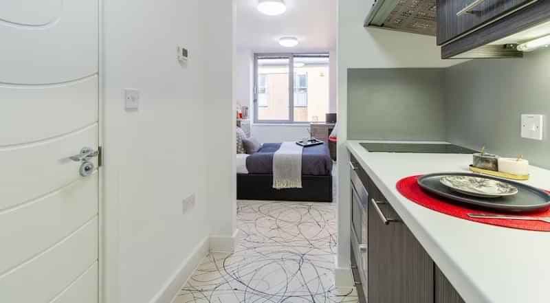 Studio Sapphire  - Image 6