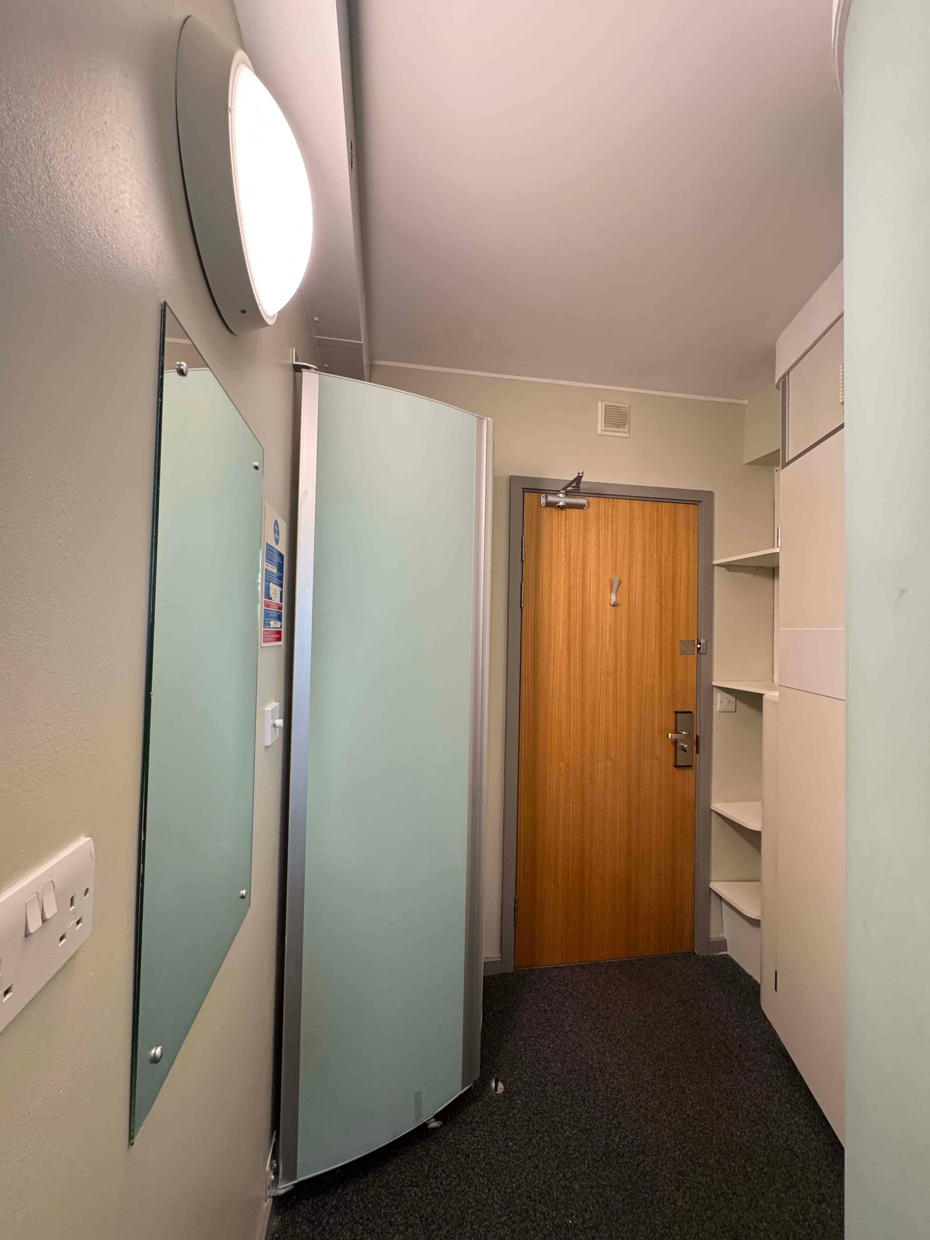 Classic Ensuite  - Image 10