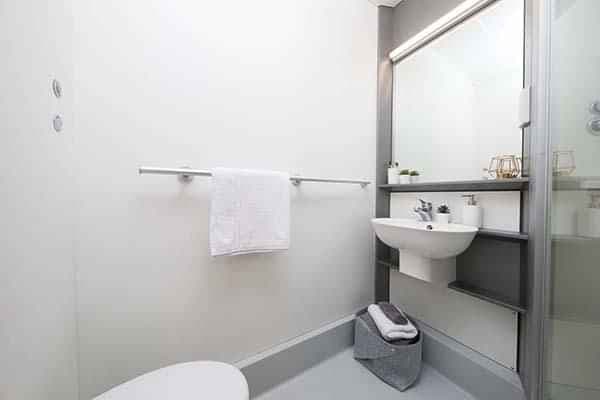 Classic Ensuite  - Image 2