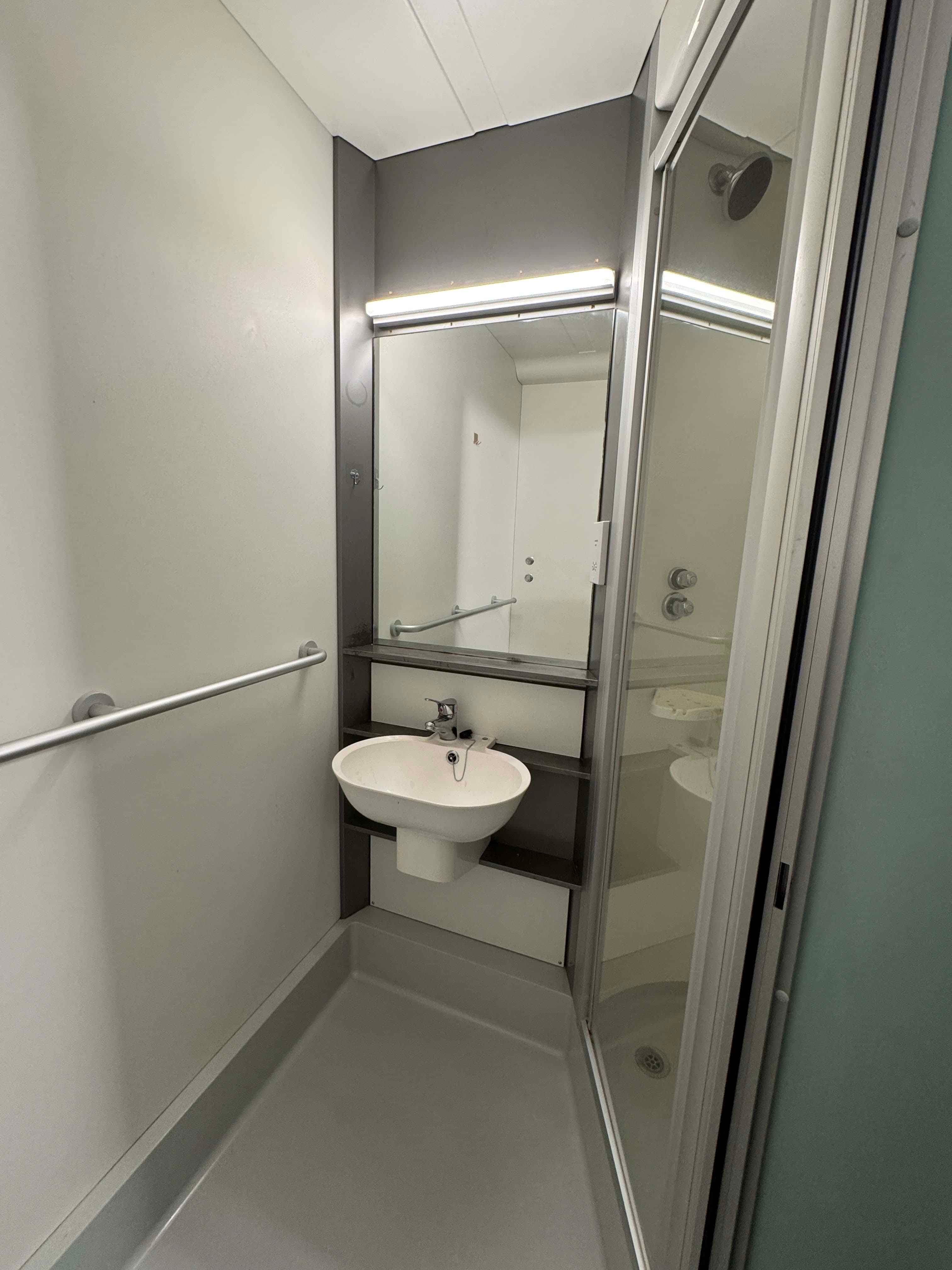 Classic Ensuite  - Image 5