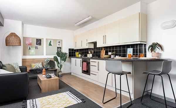 Premium Range 1 One Bedroom Flat - Image 2