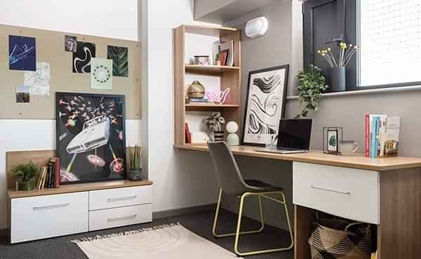 Classic One Bedroom Flat - Image 2