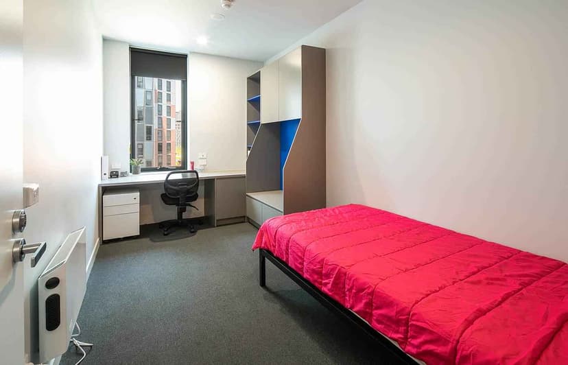5 Bedroom Apartment Deluxe - Image 1