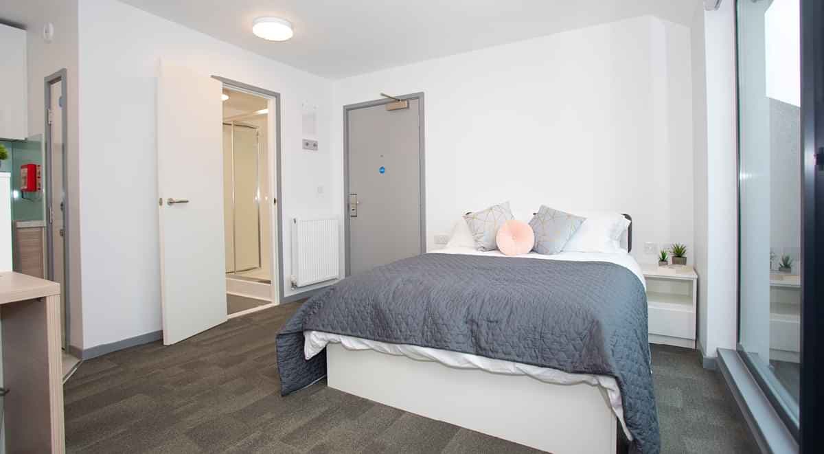 Superior Balcony Studio - Image 1