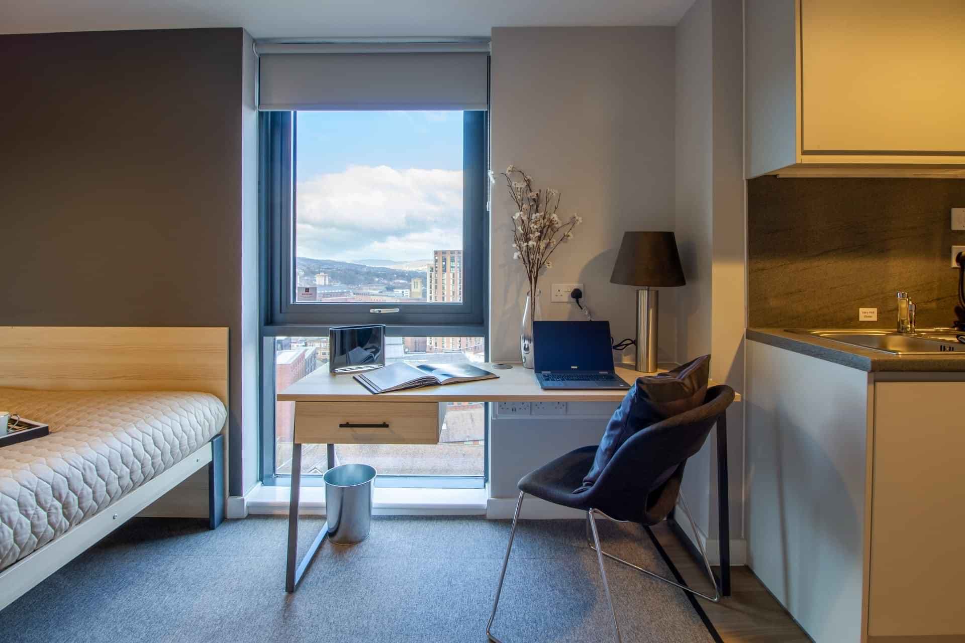 Deluxe Studio - Image 6