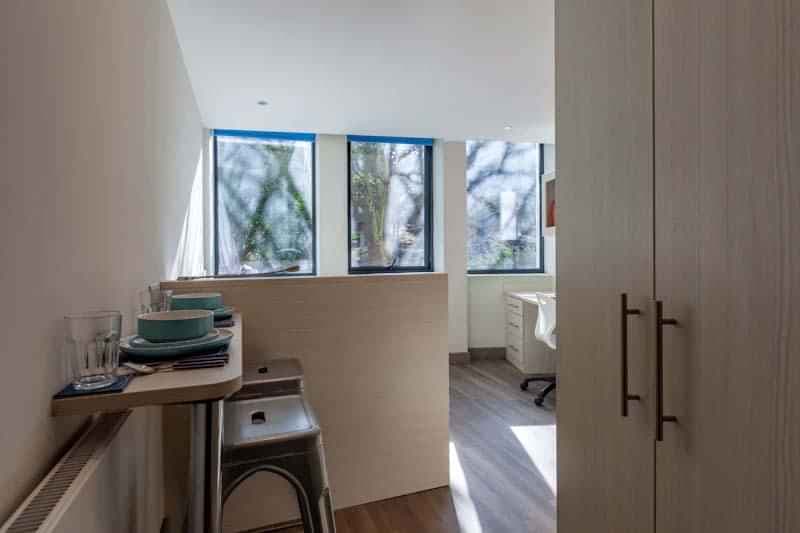 Deluxe Studio - Image 5