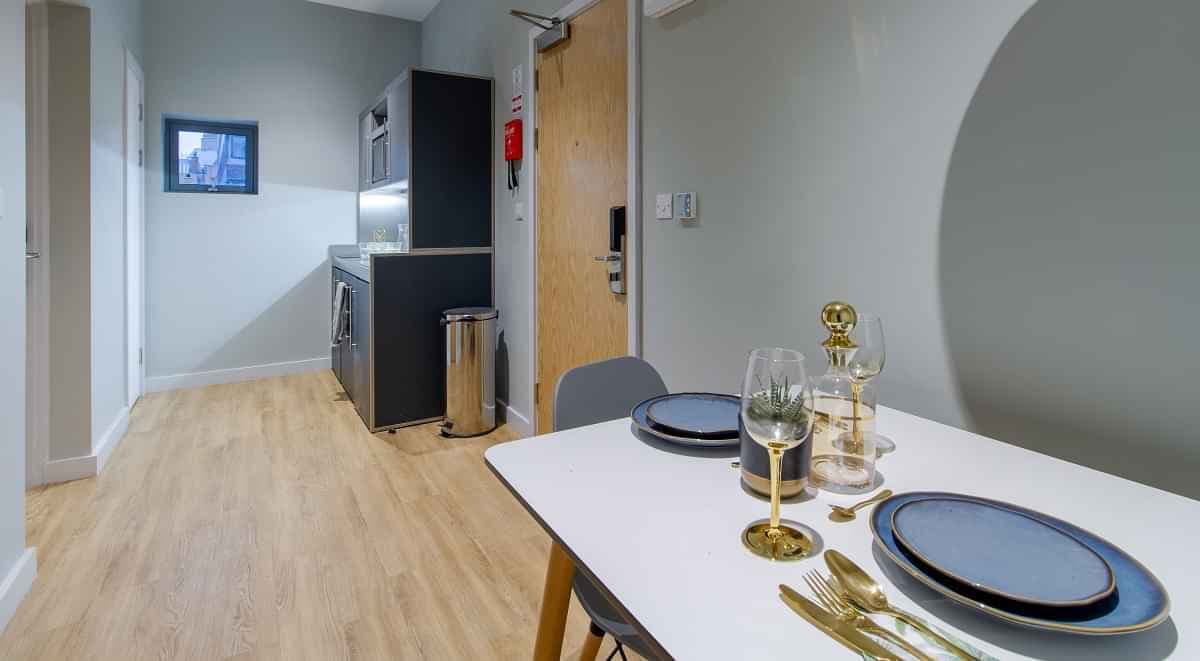 2 Bed Apartment - Image 4