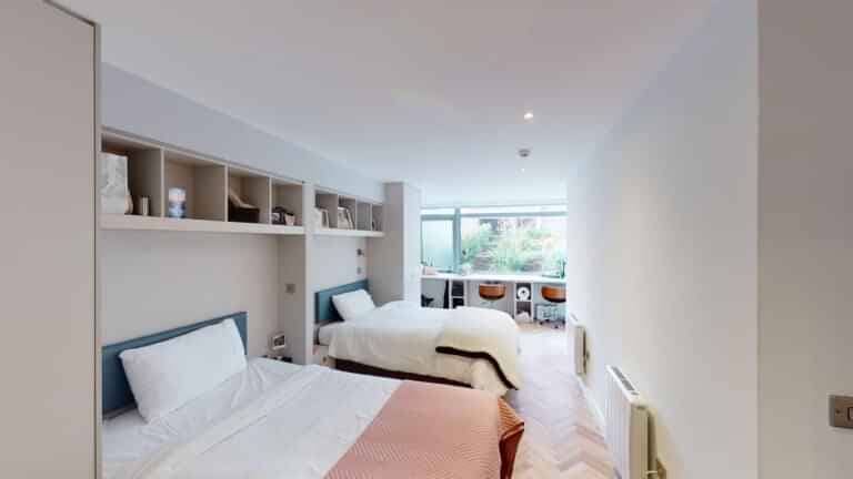 Twin Ensuite Shared - Image 1