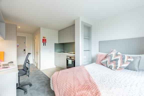 Platinum Studio - Image 1