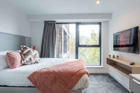 Platinum Studio River View - Image 1