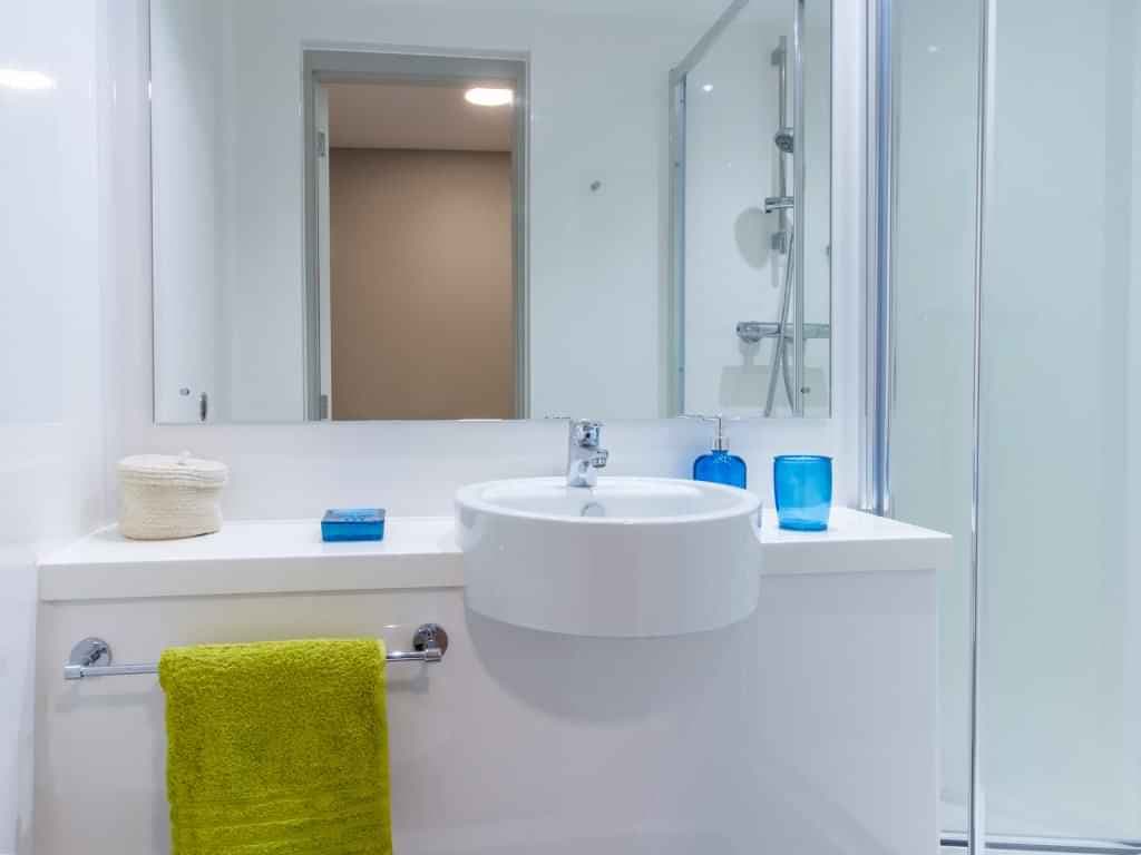 Block B Lower Floor Silver Ensuite - Image 2