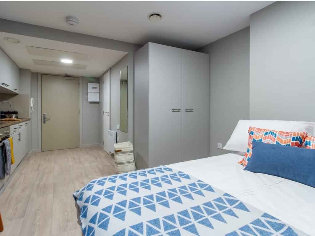 Block A Lower Floor Platinum Studio - Image 1