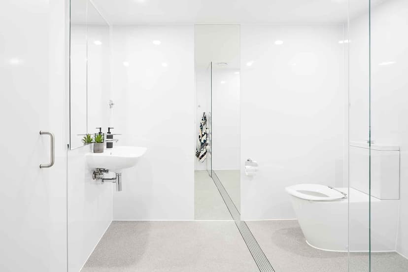 Large Studio, Double Bed - Image 4