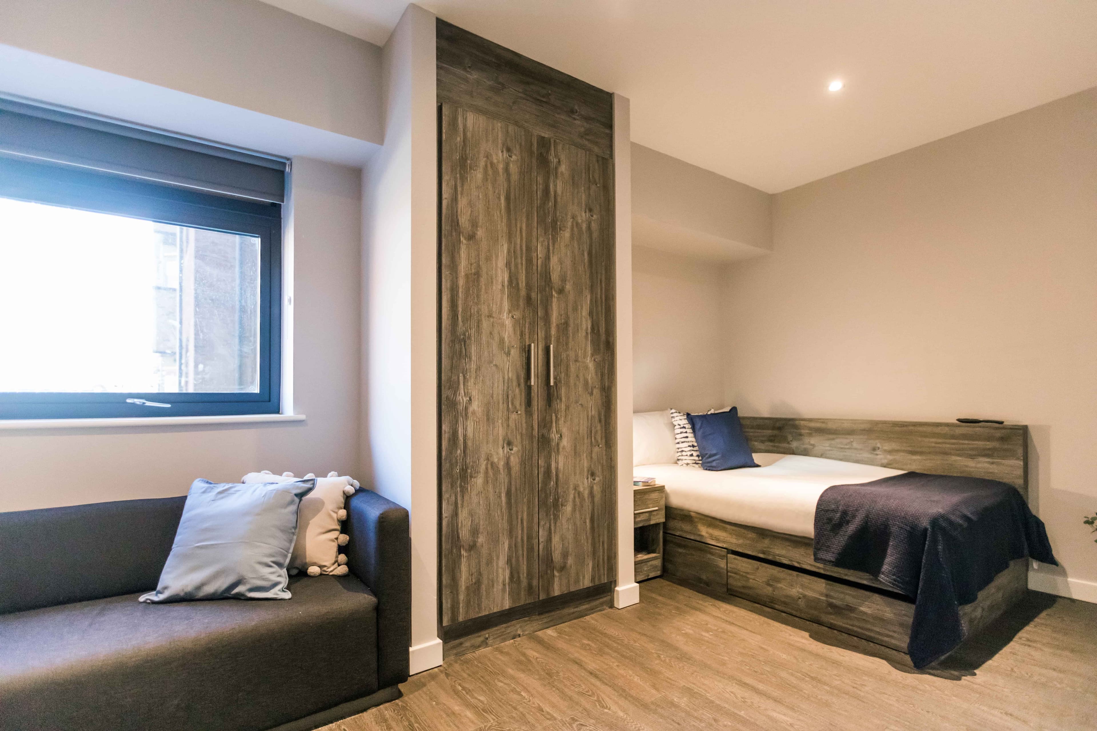 Platinum Studio - Image 1