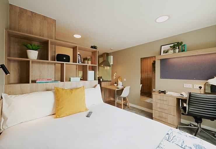 Gold Studio - Image 1