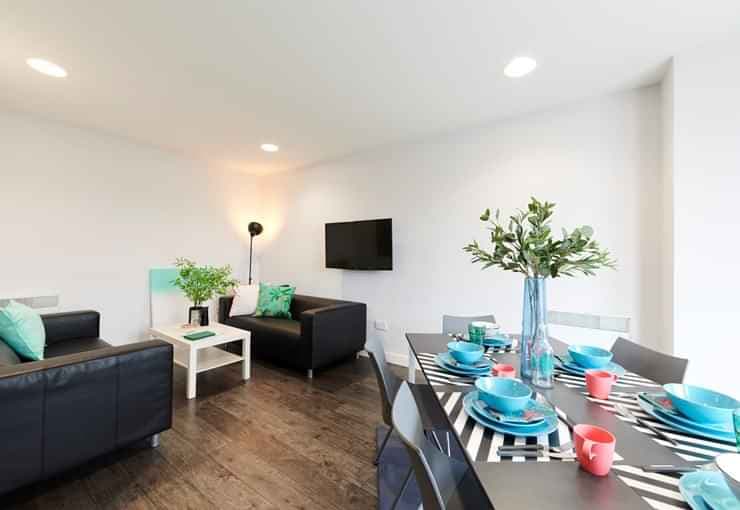 Silver Ensuite - Image 4