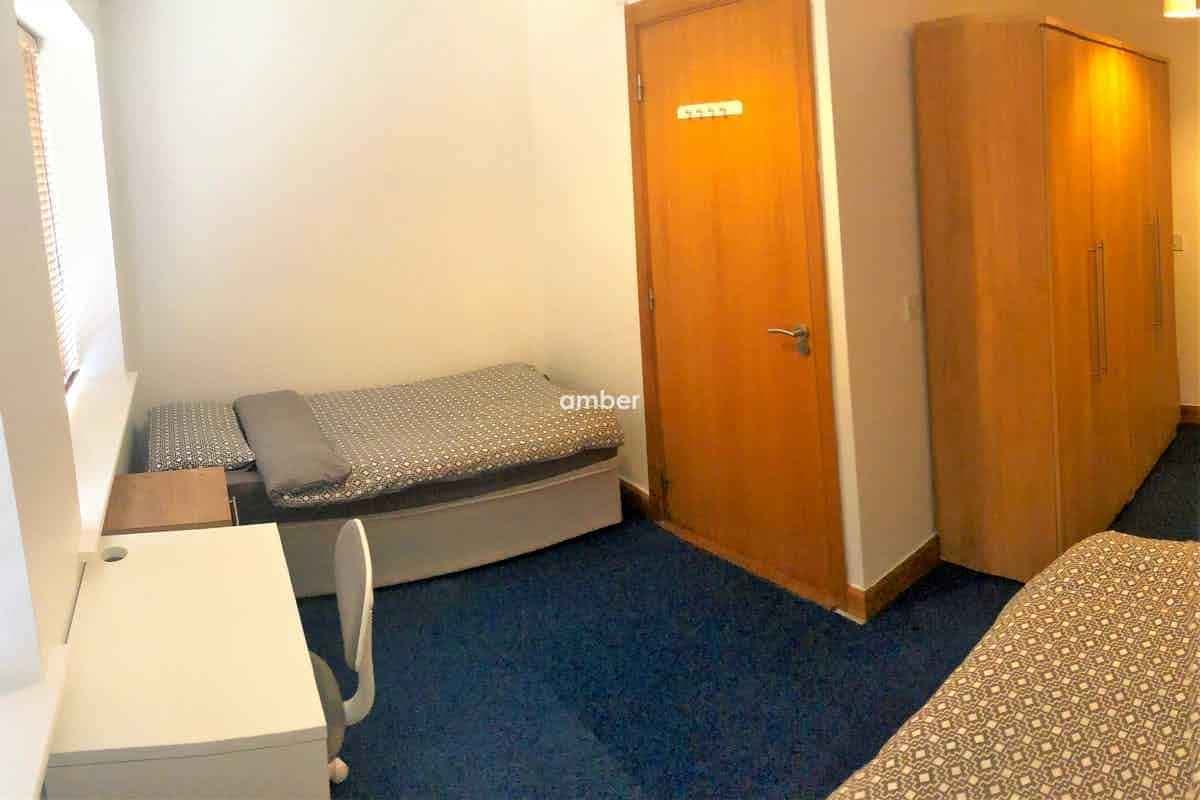 Twin Room - Image 1
