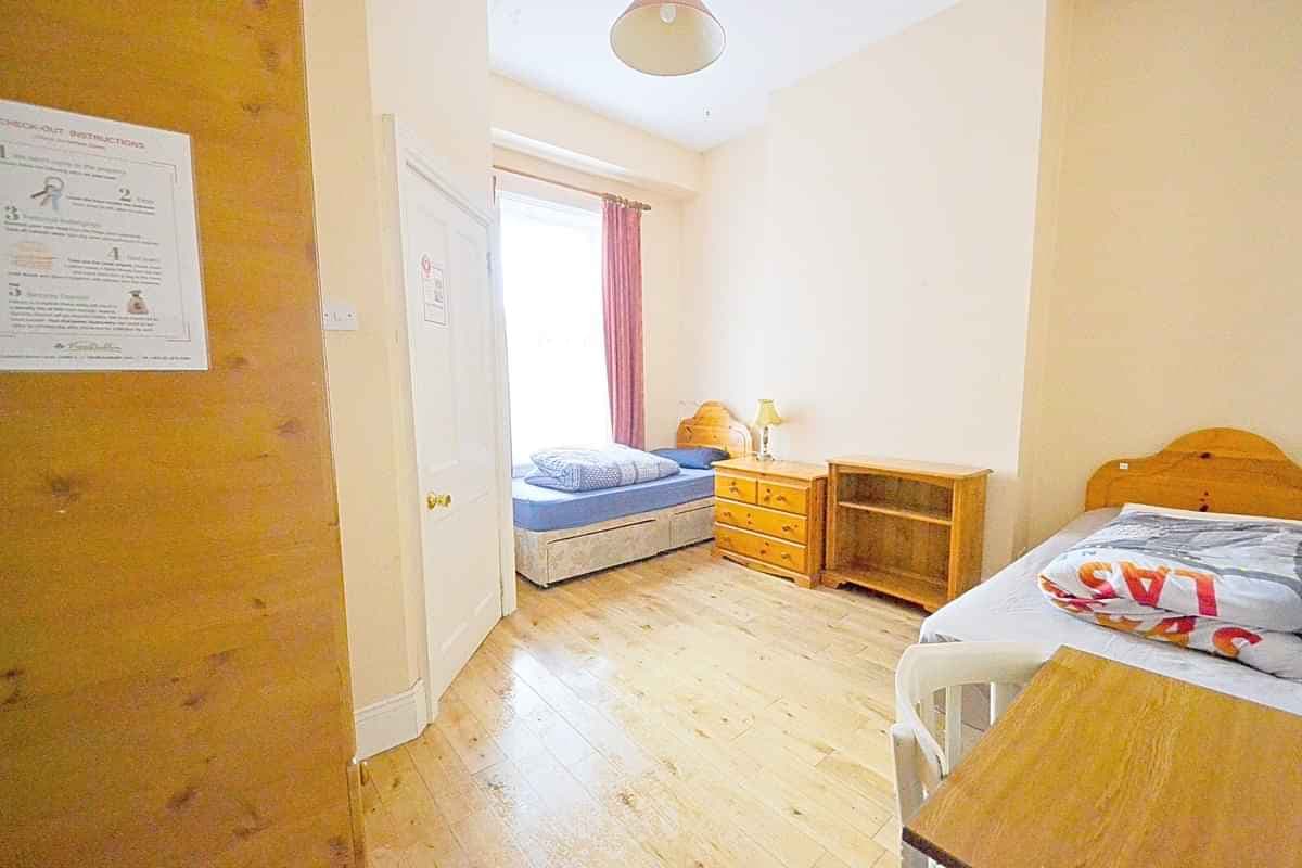 Twin Room Ensuite (Male Only) - Image 1