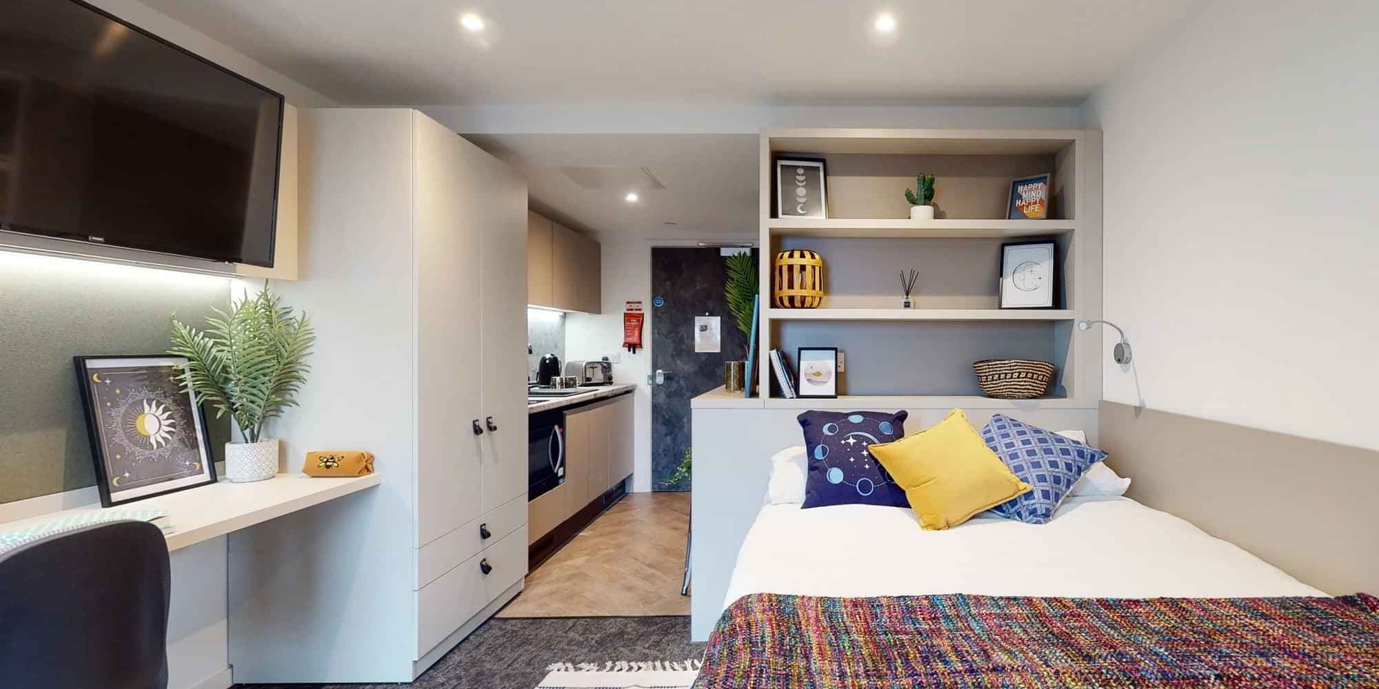 Gold Studio Penthouse - Image 1