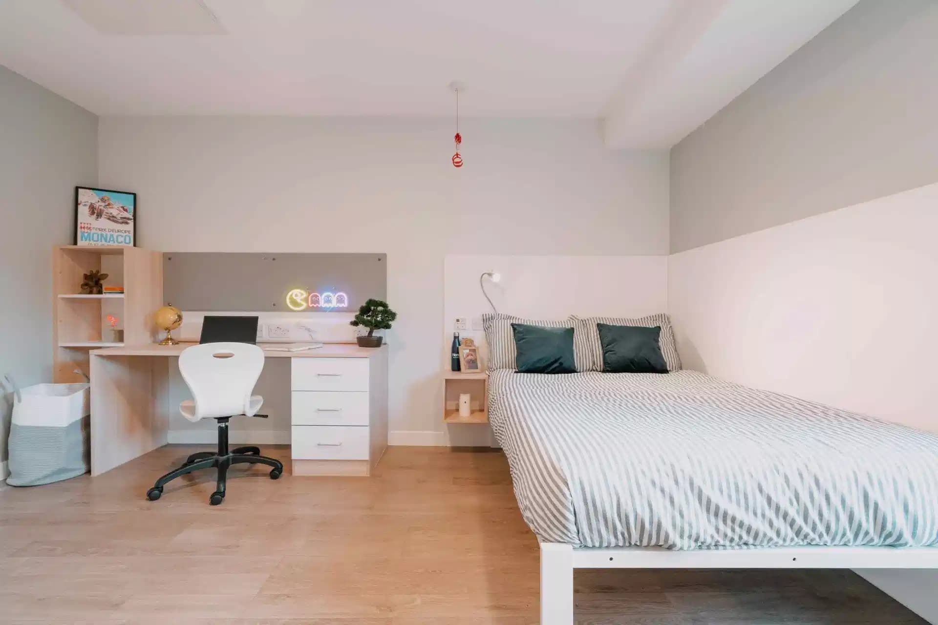 Classic Accessible Studio - Image 1