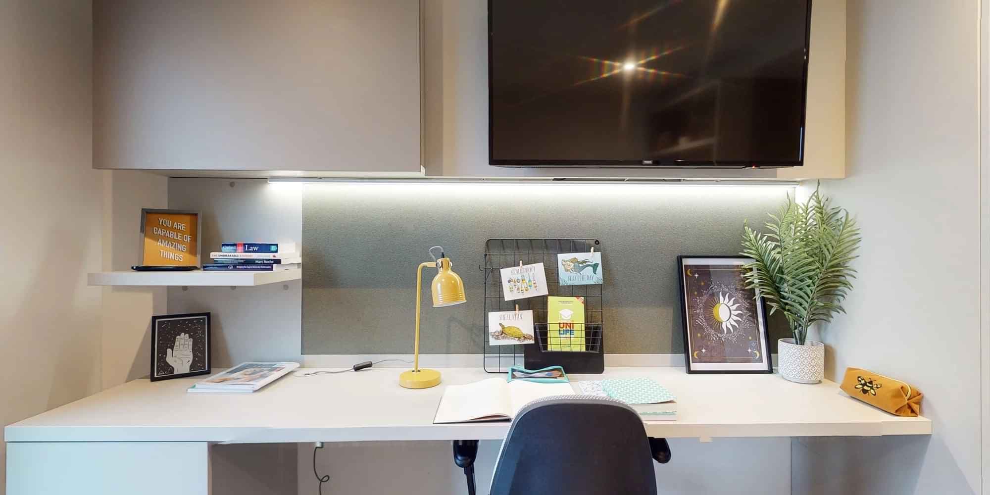 Platinum Studio Penthouse - Image 3