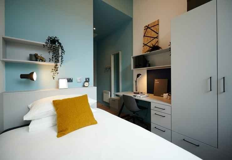 Silver Ensuite - Image 2