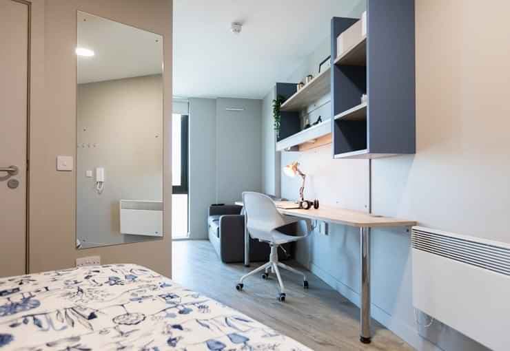 Silver Studio Accessible - Image 1