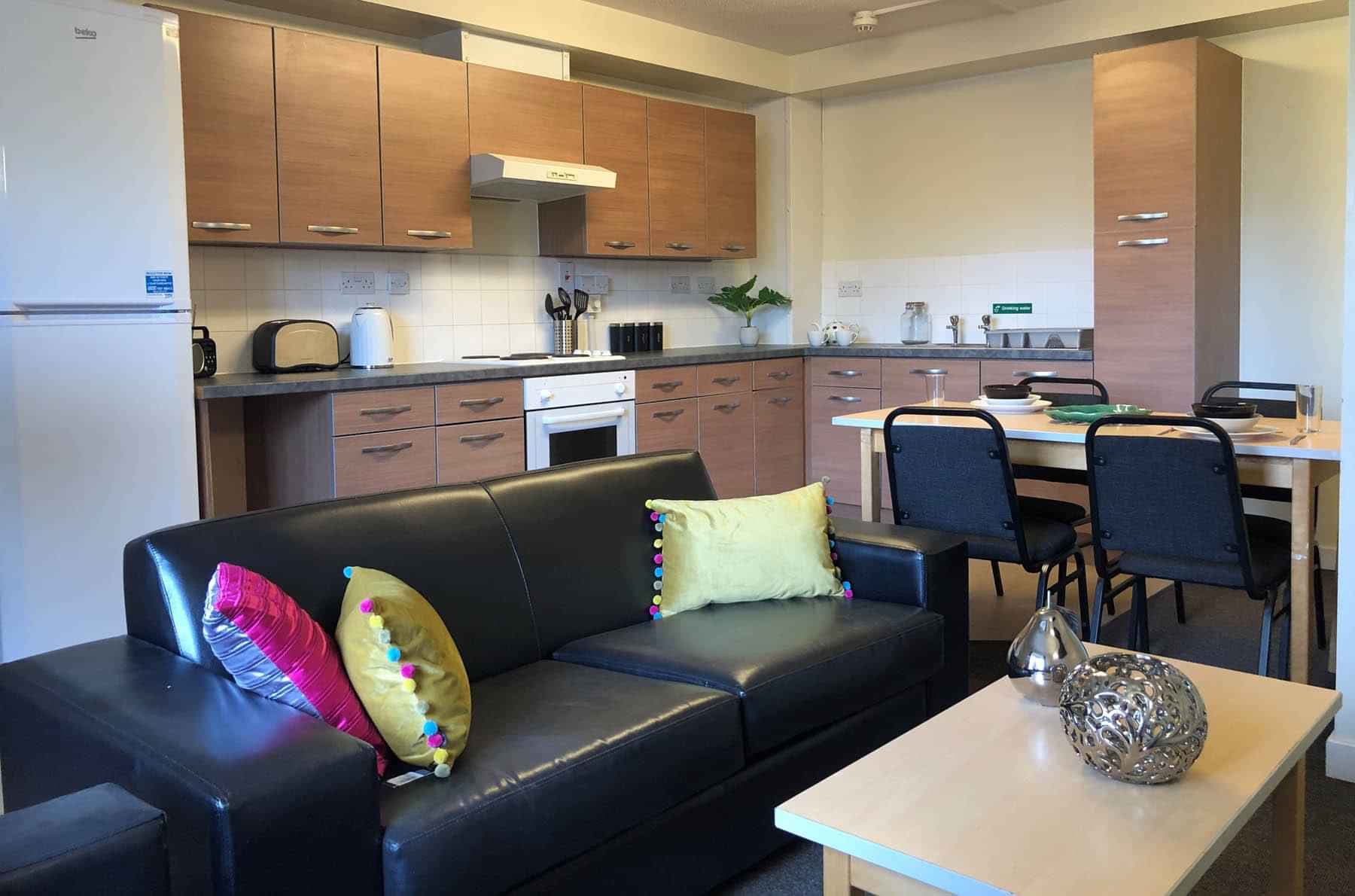 Deluxe En-Suite - Image 6