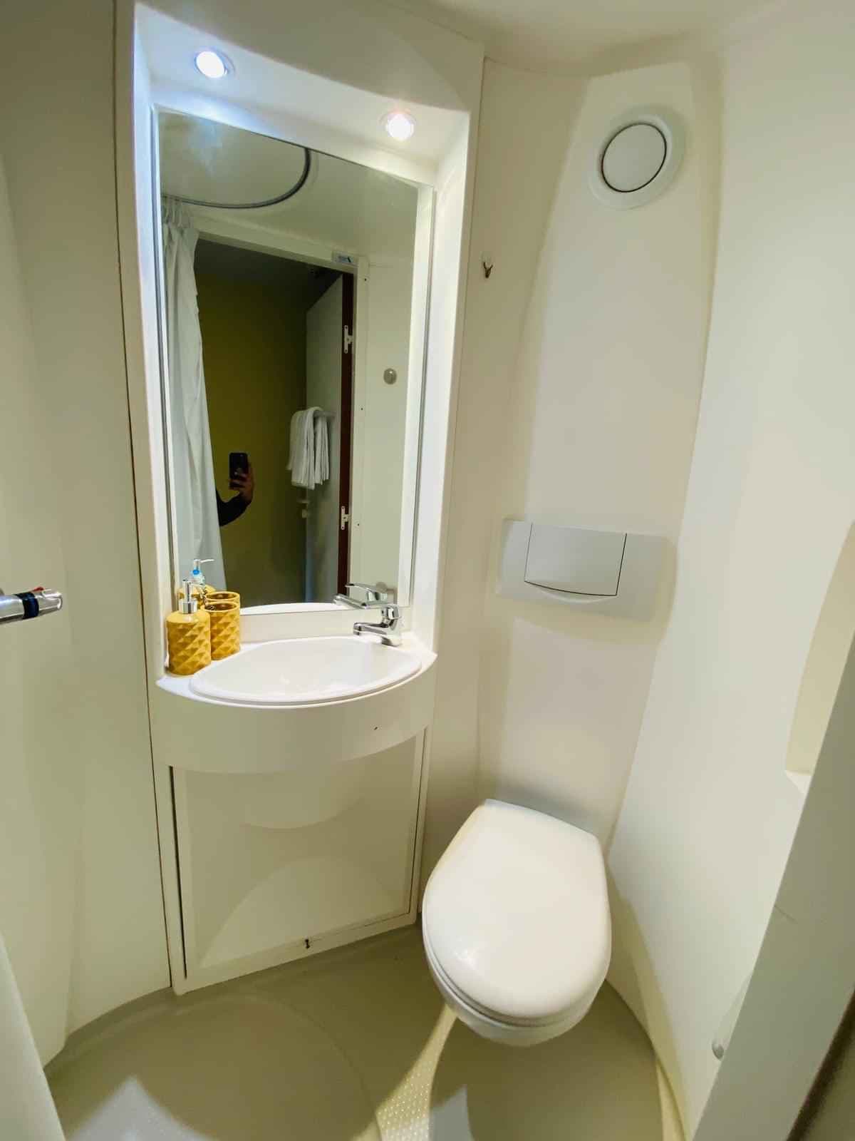 Deluxe En-Suite - Image 6