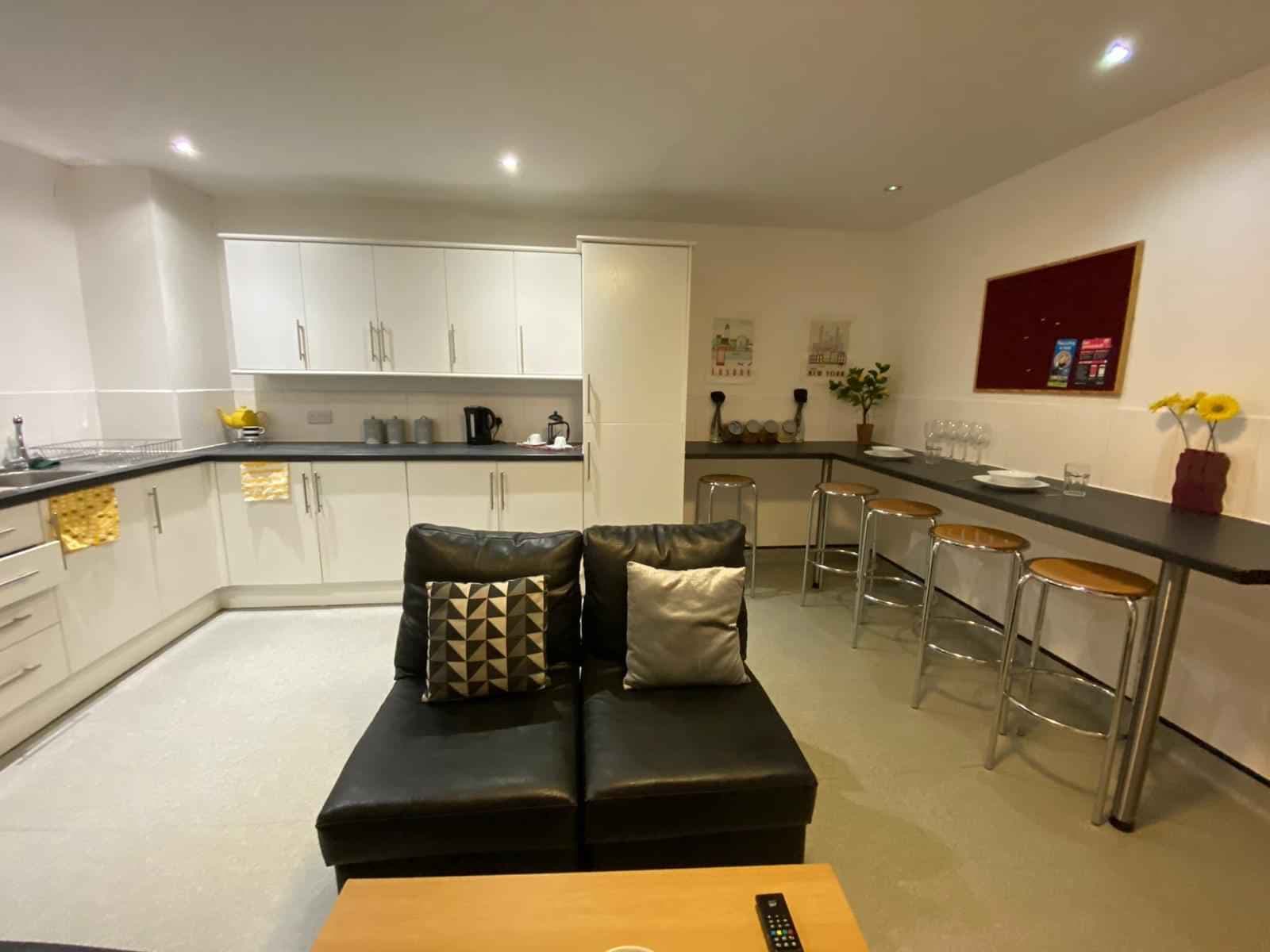 Deluxe En-Suite - Image 5