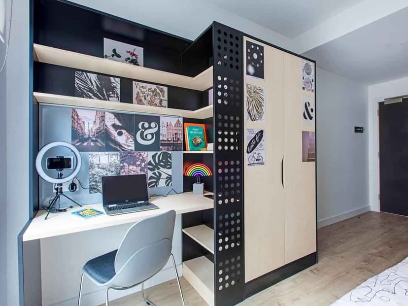 Premium Ensuite - Image 2